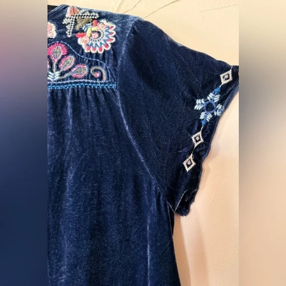 Johnny Was Nindi Embroidered Velvet Navy Blue Women’s Tunic Top size M - Picture 5 of 8